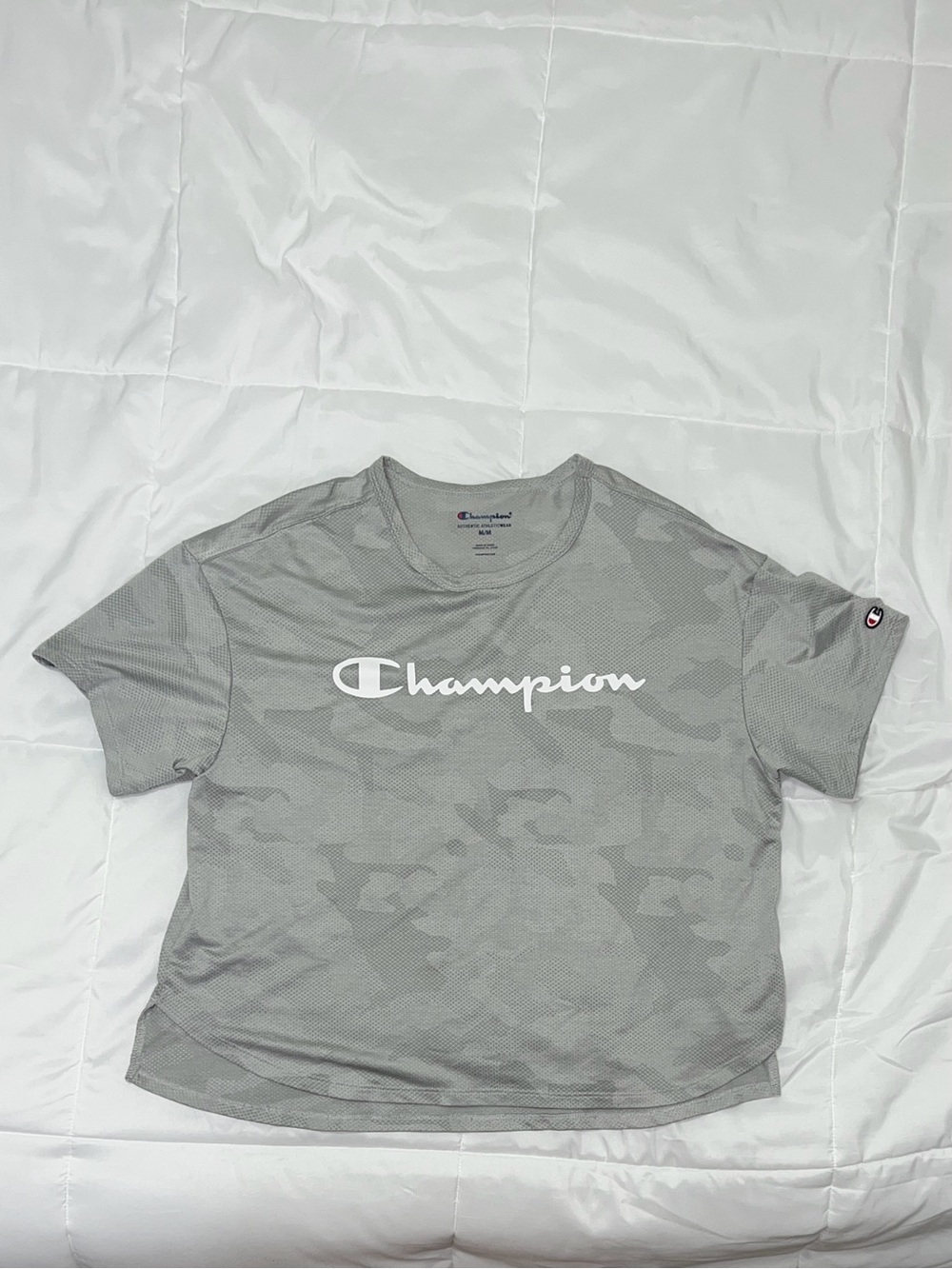 Champion Gray Camo Crop Top Women’s Size Medium Sporty Athleisure Shirt Casual